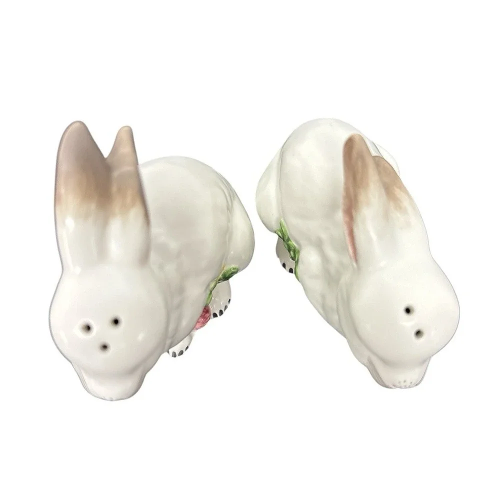 J Willfred Salt Pepper Shakers Ceramic‎ Bunny Rabbit Easter Spring Charles Sadek